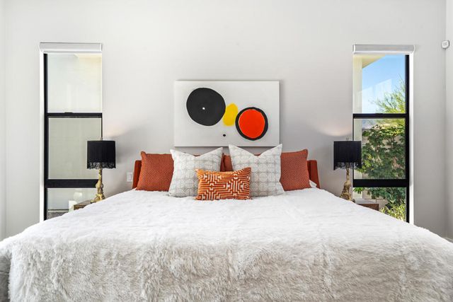 151 Holliday Way, Palm Springs, CA 92262