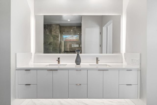 151 Holliday Way, Palm Springs, CA 92262