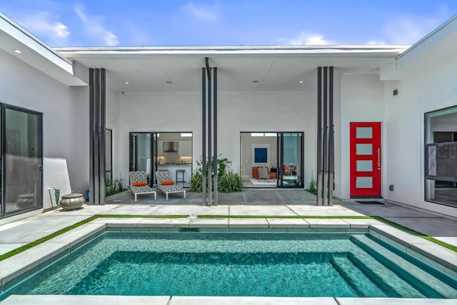 151 Holliday Way, Palm Springs, CA 92262