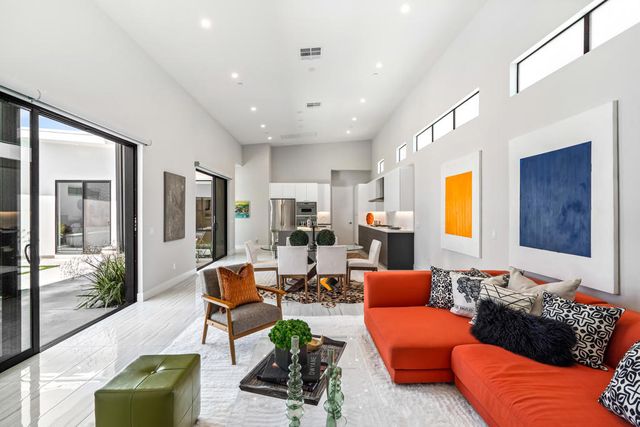 151 Holliday Way, Palm Springs, CA 92262