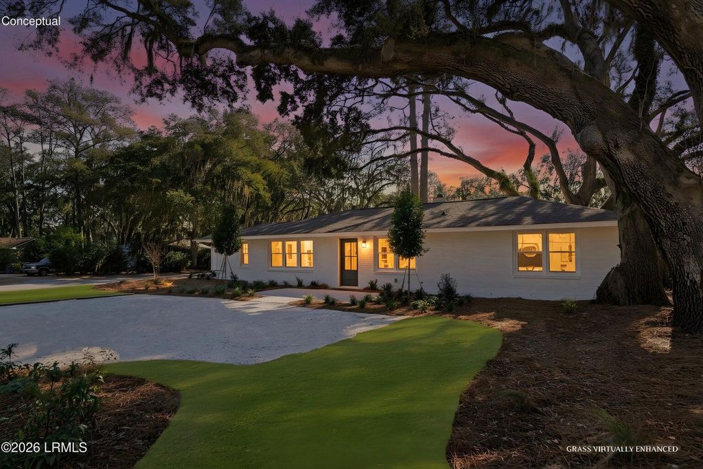 Image 1 of property listing at 2608 Boyer Street, Beaufort, SC 29902