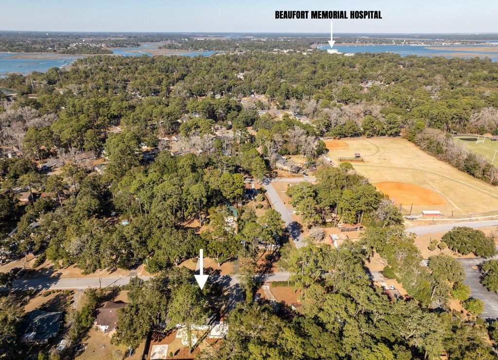 Image 34 of property listing at 2608 Boyer Street, Beaufort, SC 29902