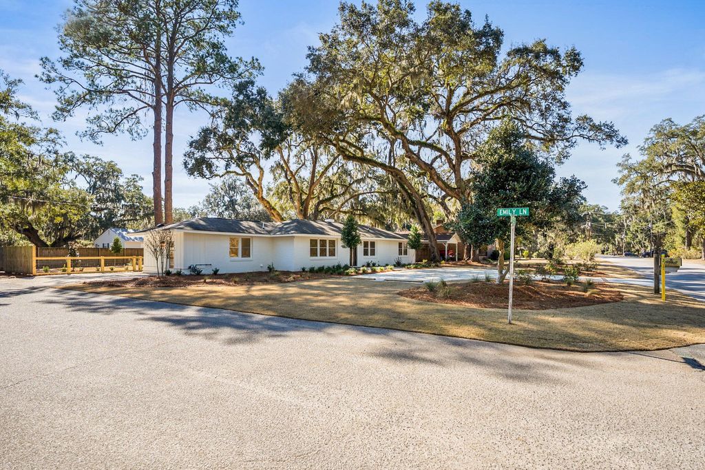 Image 35 of property listing at 2608 Boyer Street, Beaufort, SC 29902