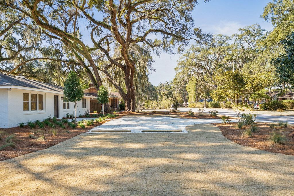 Image 36 of property listing at 2608 Boyer Street, Beaufort, SC 29902