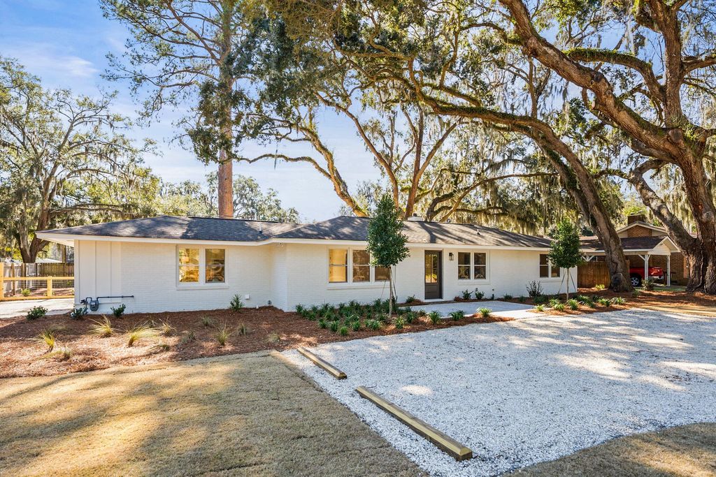 Image 37 of property listing at 2608 Boyer Street, Beaufort, SC 29902