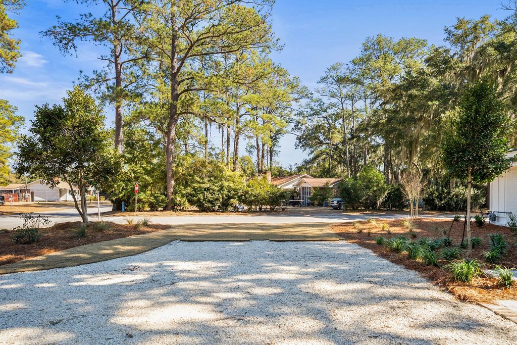 Image 38 of property listing at 2608 Boyer Street, Beaufort, SC 29902