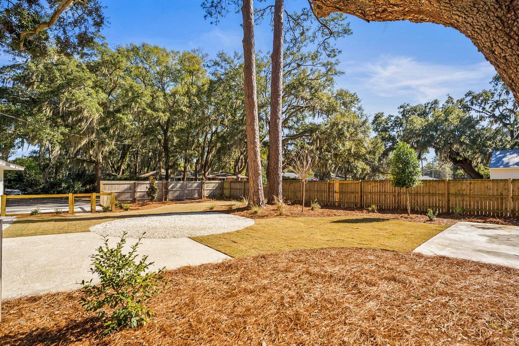 Image 52 of property listing at 2608 Boyer Street, Beaufort, SC 29902