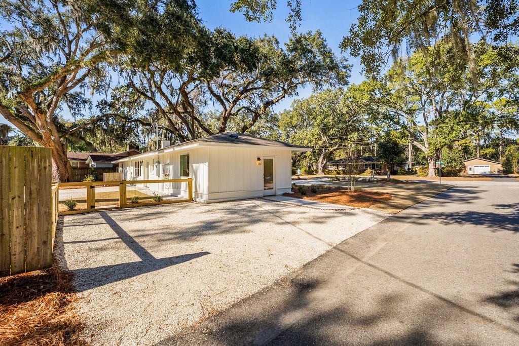 Image 54 of property listing at 2608 Boyer Street, Beaufort, SC 29902