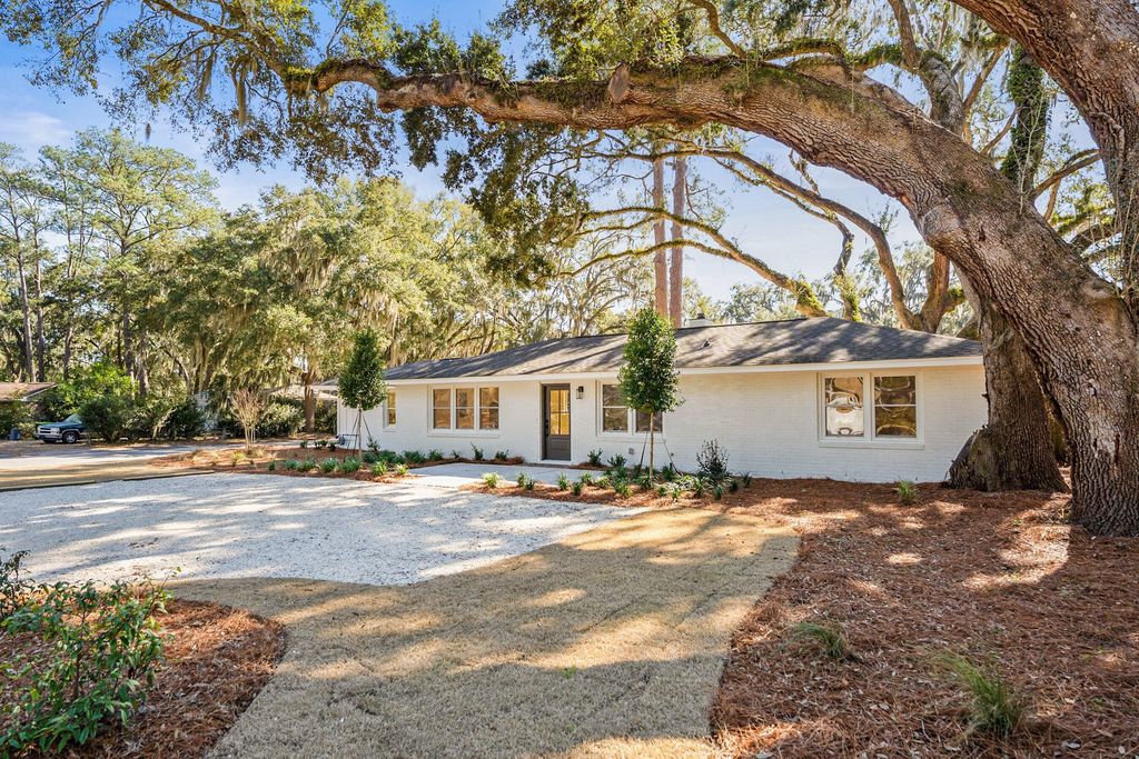 Image 55 of property listing at 2608 Boyer Street, Beaufort, SC 29902