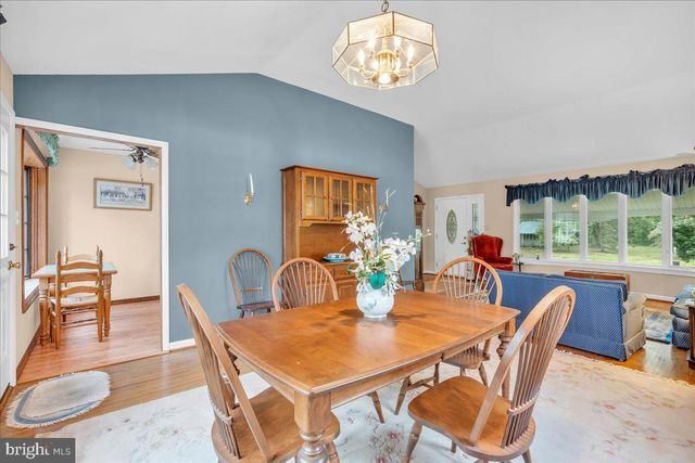 132 WEDGEWOOD DR, Cinnaminson, NJ 08077