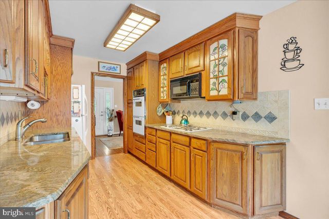 132 WEDGEWOOD DR, Cinnaminson, NJ 08077