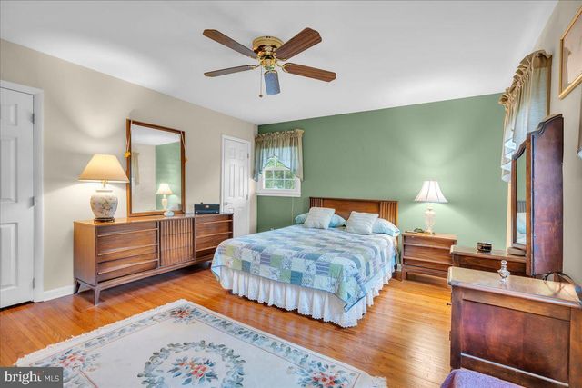 132 WEDGEWOOD DR, Cinnaminson, NJ 08077