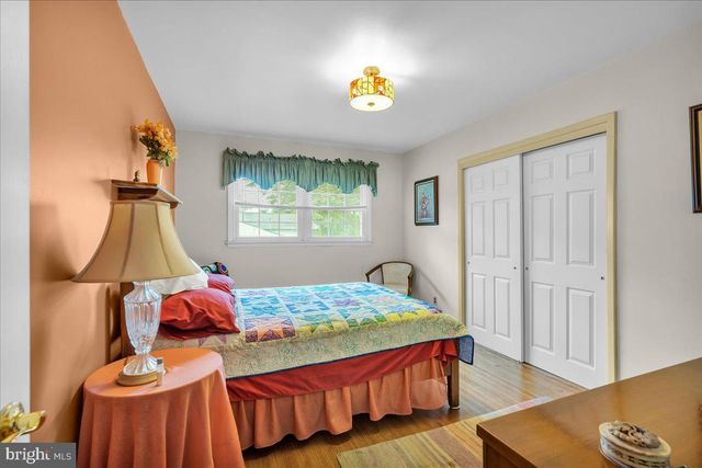 132 WEDGEWOOD DR, Cinnaminson, NJ 08077