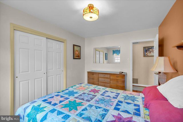 132 WEDGEWOOD DR, Cinnaminson, NJ 08077