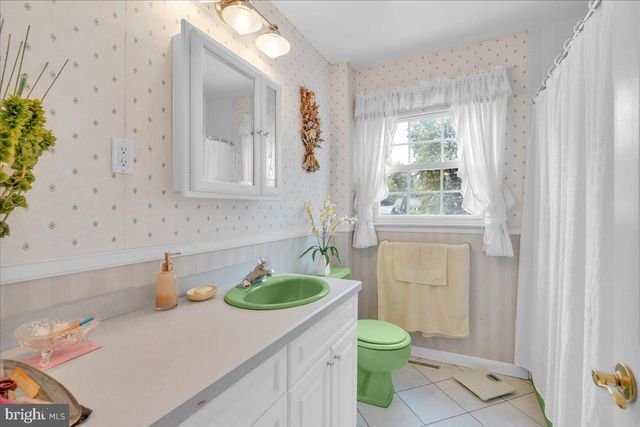 132 WEDGEWOOD DR, Cinnaminson, NJ 08077