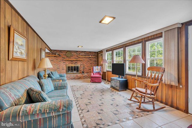 132 WEDGEWOOD DR, Cinnaminson, NJ 08077
