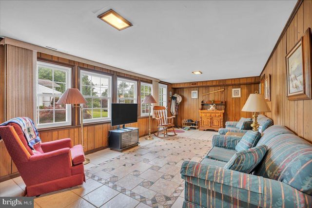 132 WEDGEWOOD DR, Cinnaminson, NJ 08077