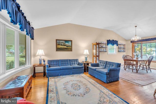 132 WEDGEWOOD DR, Cinnaminson, NJ 08077