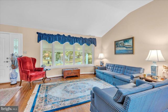 132 WEDGEWOOD DR, Cinnaminson, NJ 08077