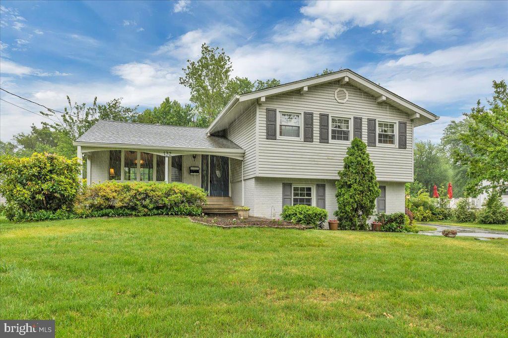 132 WEDGEWOOD DR, Cinnaminson, NJ 08077