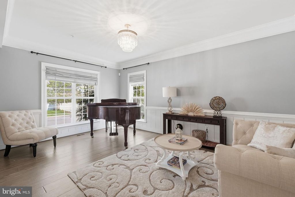 Image 4 of property listing at 9003 CRYSTAL OAKS LN, Upper Marlboro, MD 20772