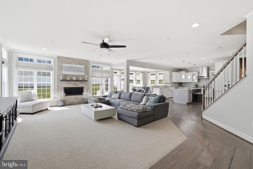 Image 5 of property listing at 9003 CRYSTAL OAKS LN, Upper Marlboro, MD 20772