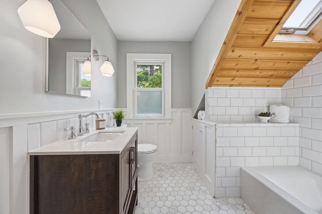 23 W 48th Street, Minneapolis, MN 55419