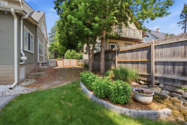 23 W 48th Street, Minneapolis, MN 55419