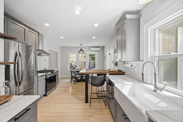 23 W 48th Street, Minneapolis, MN 55419