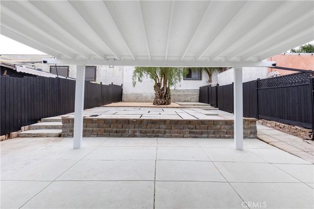 3477 W 71st, Los Angeles, CA 90043