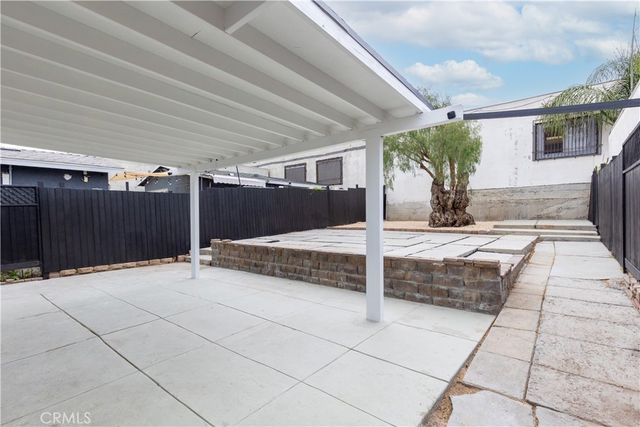 3477 W 71st, Los Angeles, CA 90043