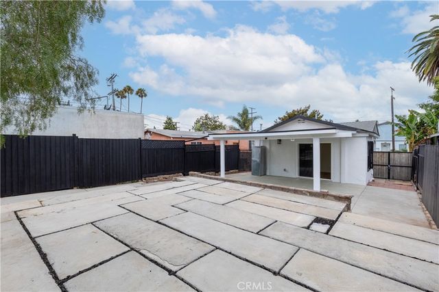 3477 W 71st, Los Angeles, CA 90043