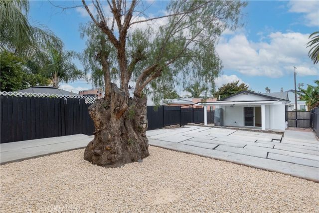 3477 W 71st, Los Angeles, CA 90043