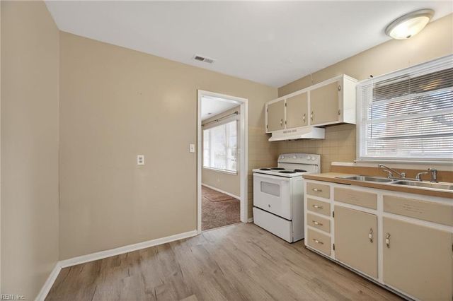 911 36th ST, Newport News, VA 23607