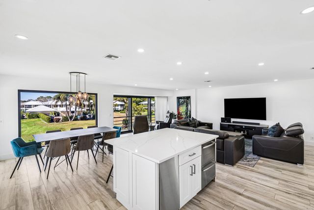 3667 Quail Ridge Drive N Bobwhite B, Boynton Beach, FL 33436