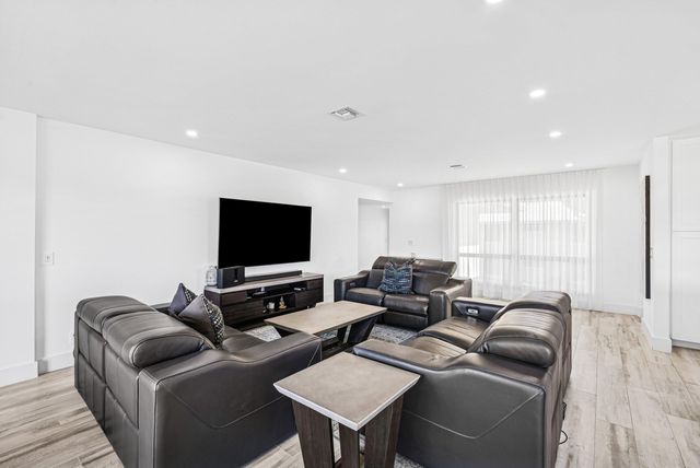 3667 Quail Ridge Drive N Bobwhite B, Boynton Beach, FL 33436