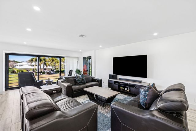 3667 Quail Ridge Drive N Bobwhite B, Boynton Beach, FL 33436