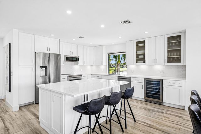 3667 Quail Ridge Drive N Bobwhite B, Boynton Beach, FL 33436