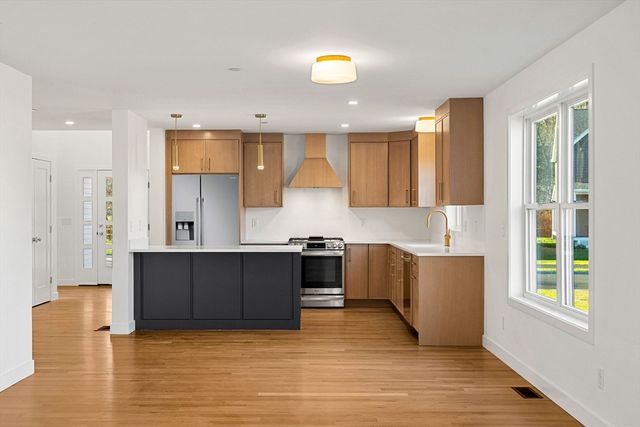 3 Lucy Way, Haverhill, MA 01832