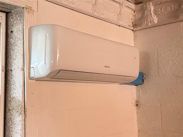 1810 HALLCREST DRIVE, Deltona, FL 32725