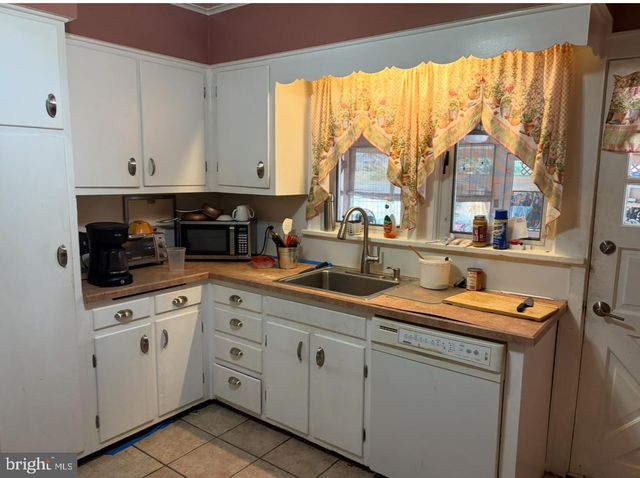 1138 CHIMES TER, Vineland, NJ 08360