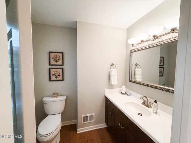 8977 Whispering Pine Curve, Sylvania, OH 43560