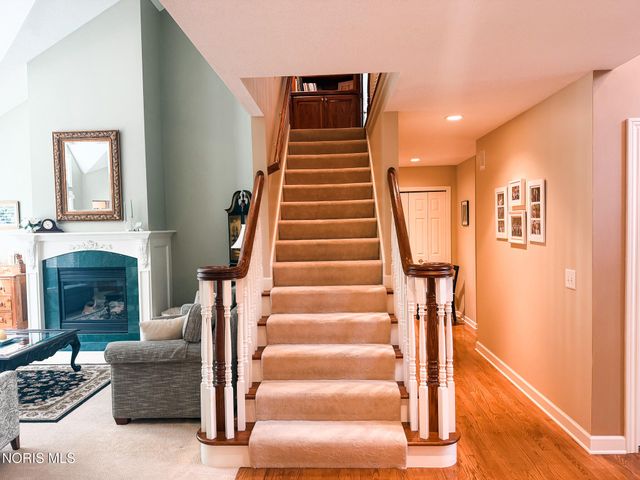 8977 Whispering Pine Curve, Sylvania, OH 43560