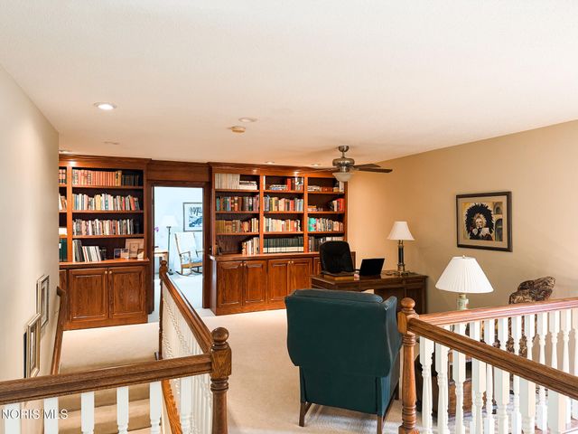 8977 Whispering Pine Curve, Sylvania, OH 43560