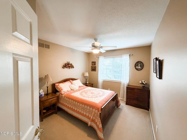 8977 Whispering Pine Curve, Sylvania, OH 43560