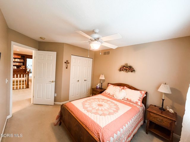 8977 Whispering Pine Curve, Sylvania, OH 43560