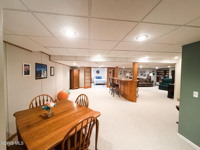 8977 Whispering Pine Curve, Sylvania, OH 43560