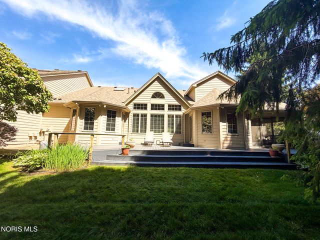 8977 Whispering Pine Curve, Sylvania, OH 43560