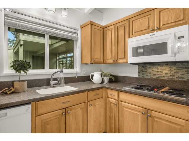 16544 Se VAN ZYL Dr, Damascus, OR 97089