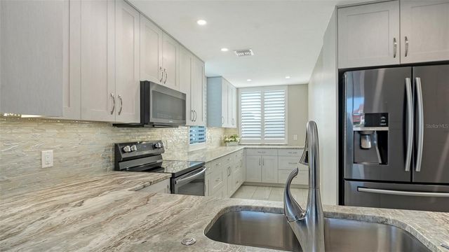 6265 MIDNIGHT PASS ROAD 306, Sarasota, FL 34242